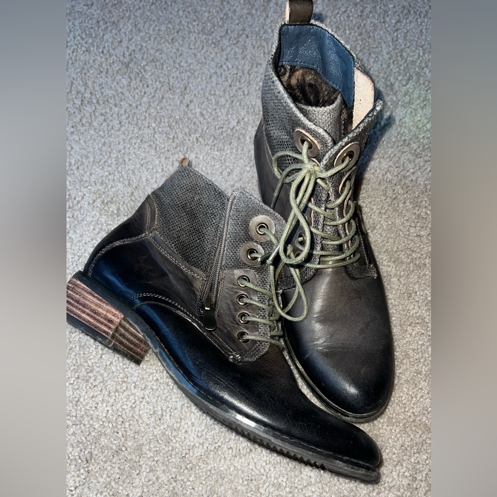 Ankle booties, adorable & comfy. Size 9, grayish/black color.